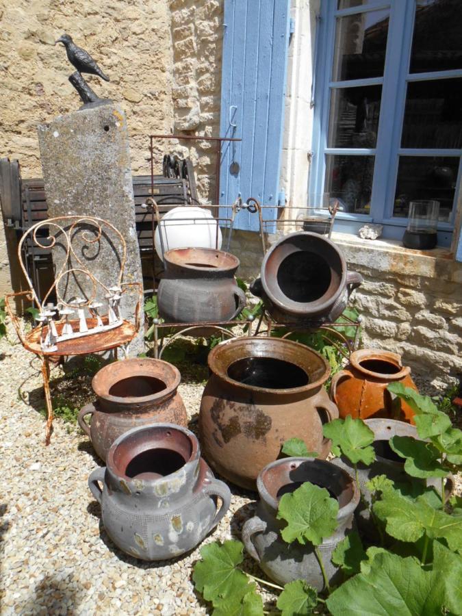 Le Vieux Prieure Bed and Breakfast Cressé Exteriör bild