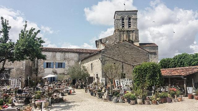 Le Vieux Prieure Bed and Breakfast Cressé Exteriör bild